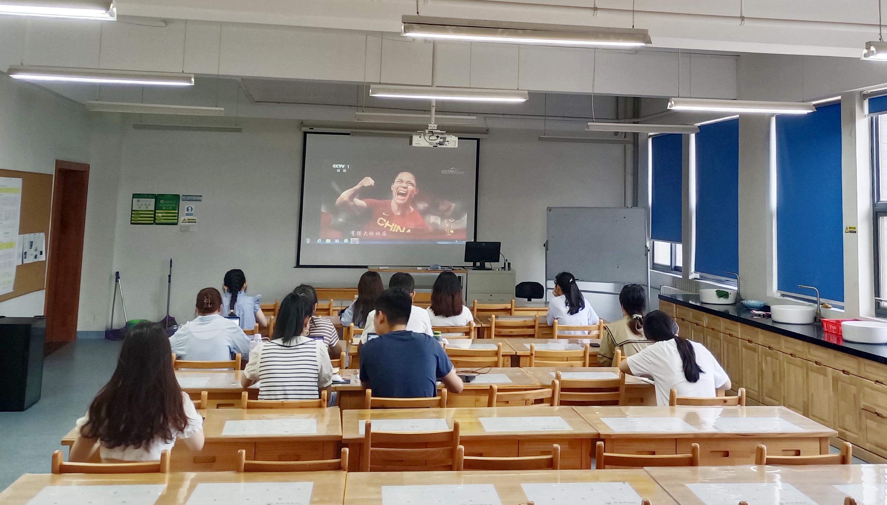 fdd661a0fa89420ba3c5e8044f70f7bd.jpg fdd661a0fa89420ba3c5e8044f70f7bd.jpg